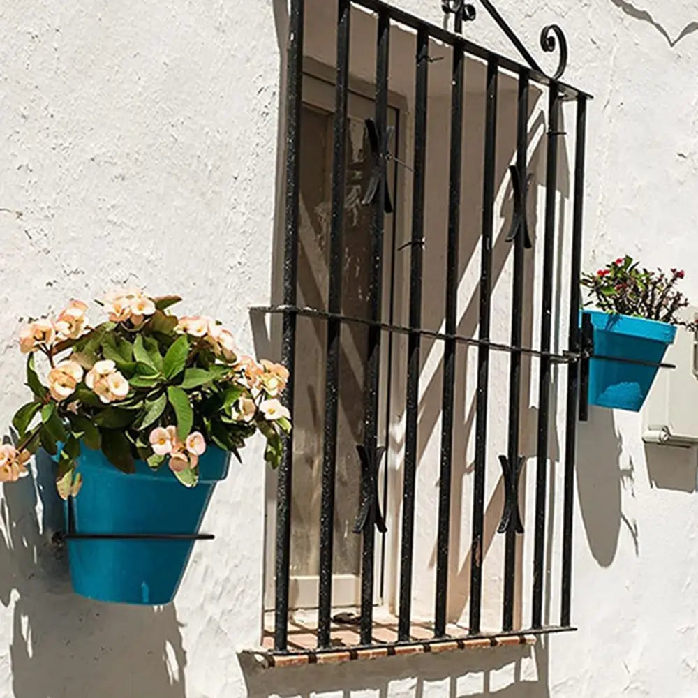Metal Flower Pot Holder Ring Railing Wall Mounting Planter Pot Stand Stylish Sturdy Planter Rack For Office Outdoor Decor