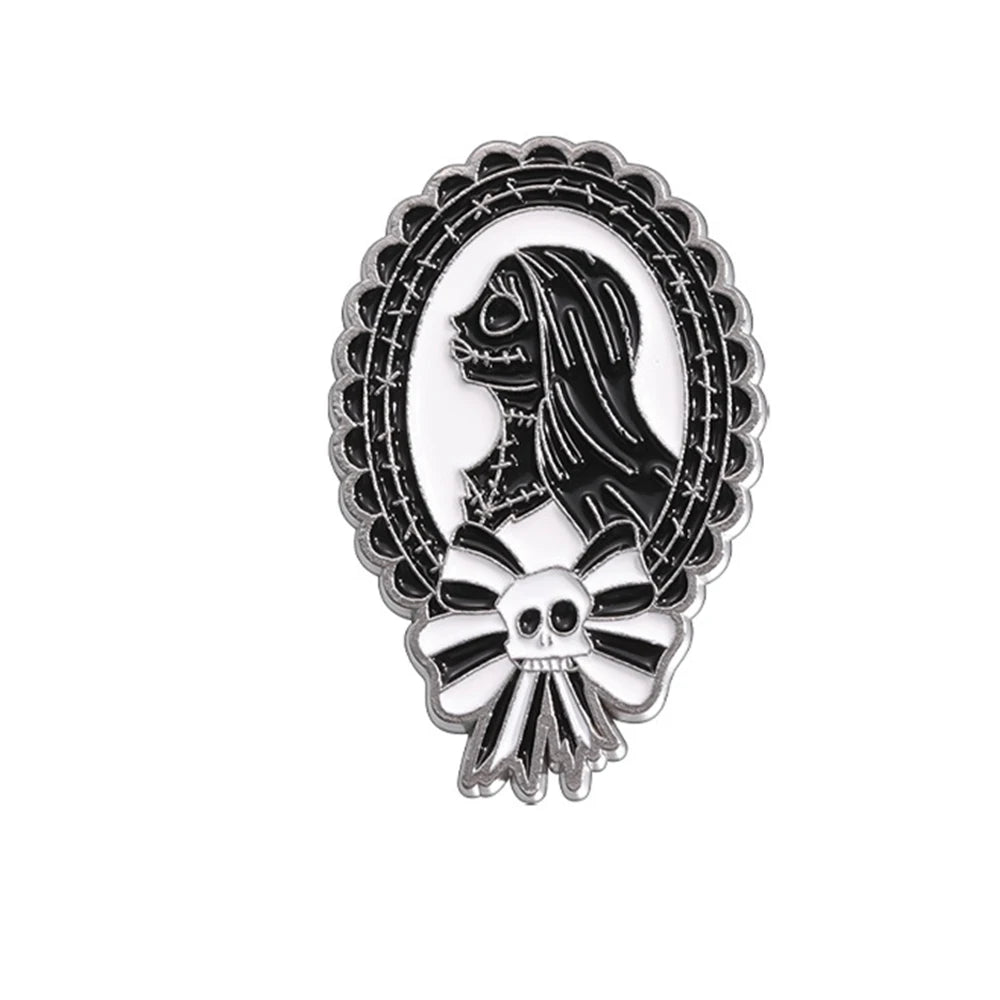 Halloween Bride Couple Badge Scythe Ghost Couch Clown Snake Grave Enamel Brooch Punk Skull Lapel Pins Jewelry Gift Accessories