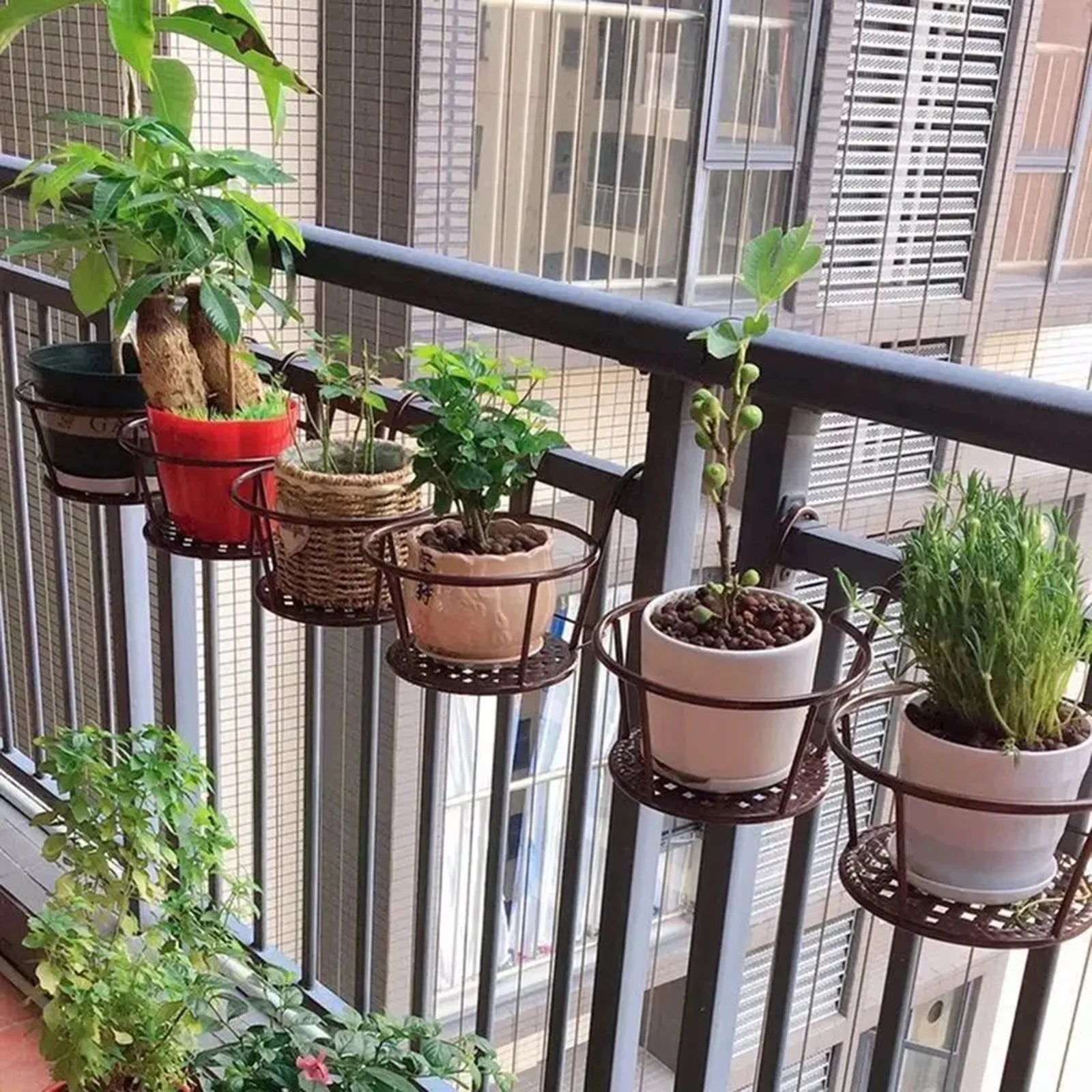 1PCS Iron Wall Mounted Flower Pot Holder for Balcony Round Outdoor Hanging Plant Bracket Heavy Duty Rustproof Garden Decor