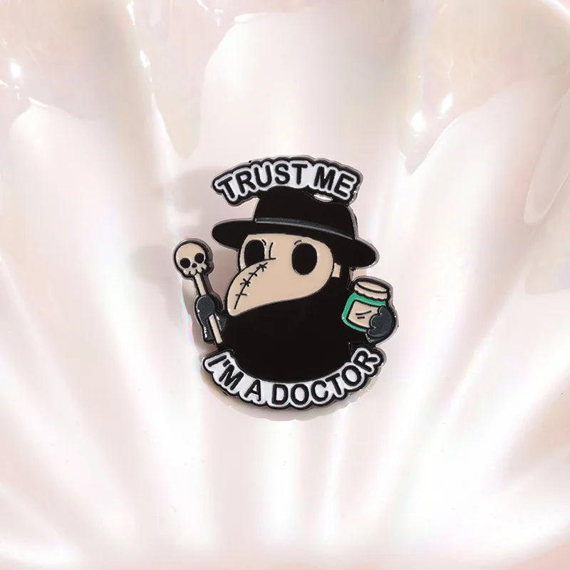 Halloween Bride Couple Badge Scythe Ghost Couch Clown Snake Grave Enamel Brooch Punk Skull Lapel Pins Jewelry Gift Accessories