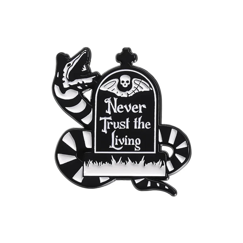 Halloween Bride Couple Badge Scythe Ghost Couch Clown Snake Grave Enamel Brooch Punk Skull Lapel Pins Jewelry Gift Accessories