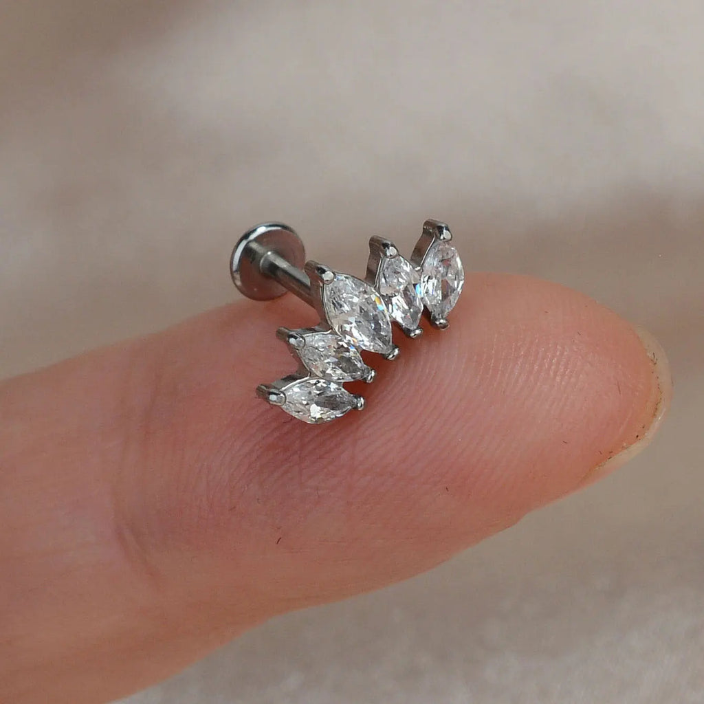 1Piece 16G Titanium Steel CZ Leaf Bee Piercing Lip Labre Studs Tragus Helix Cartilage Couch Lobe Earrings Body Jewelry For Women