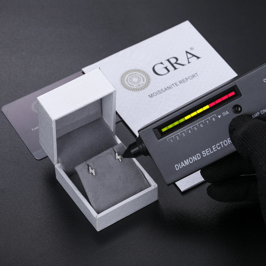 Tiny D VVS Black White Moissanite 925 Sterling Silver Fashion Lightning Stud Earrings Women Exquisite Student Girlfriend Jewelry