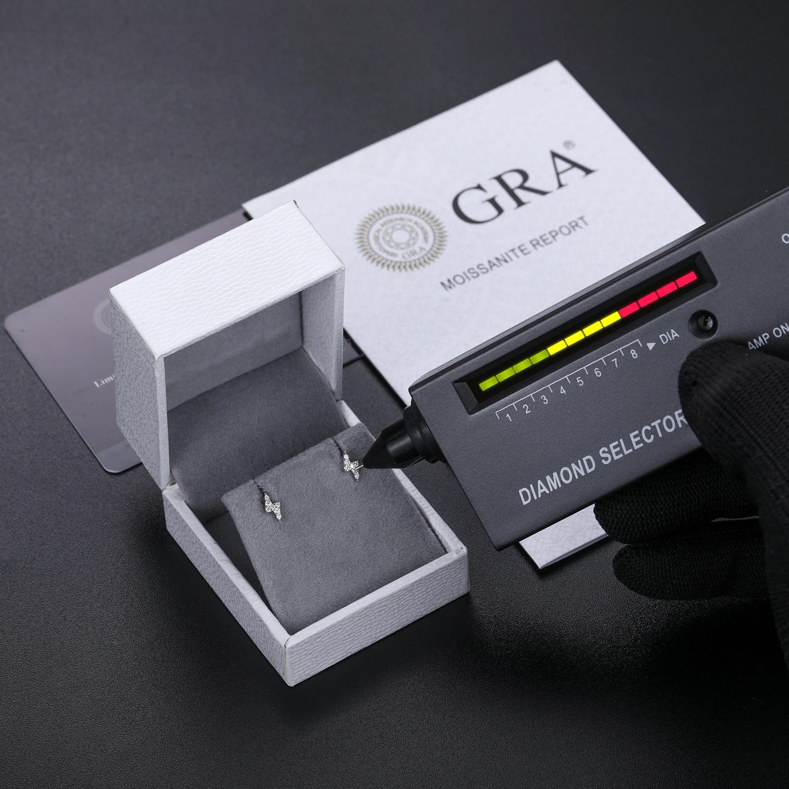 Tiny D VVS Black White Moissanite 925 Sterling Silver Fashion Lightning Stud Earrings Women Exquisite Student Girlfriend Jewelry