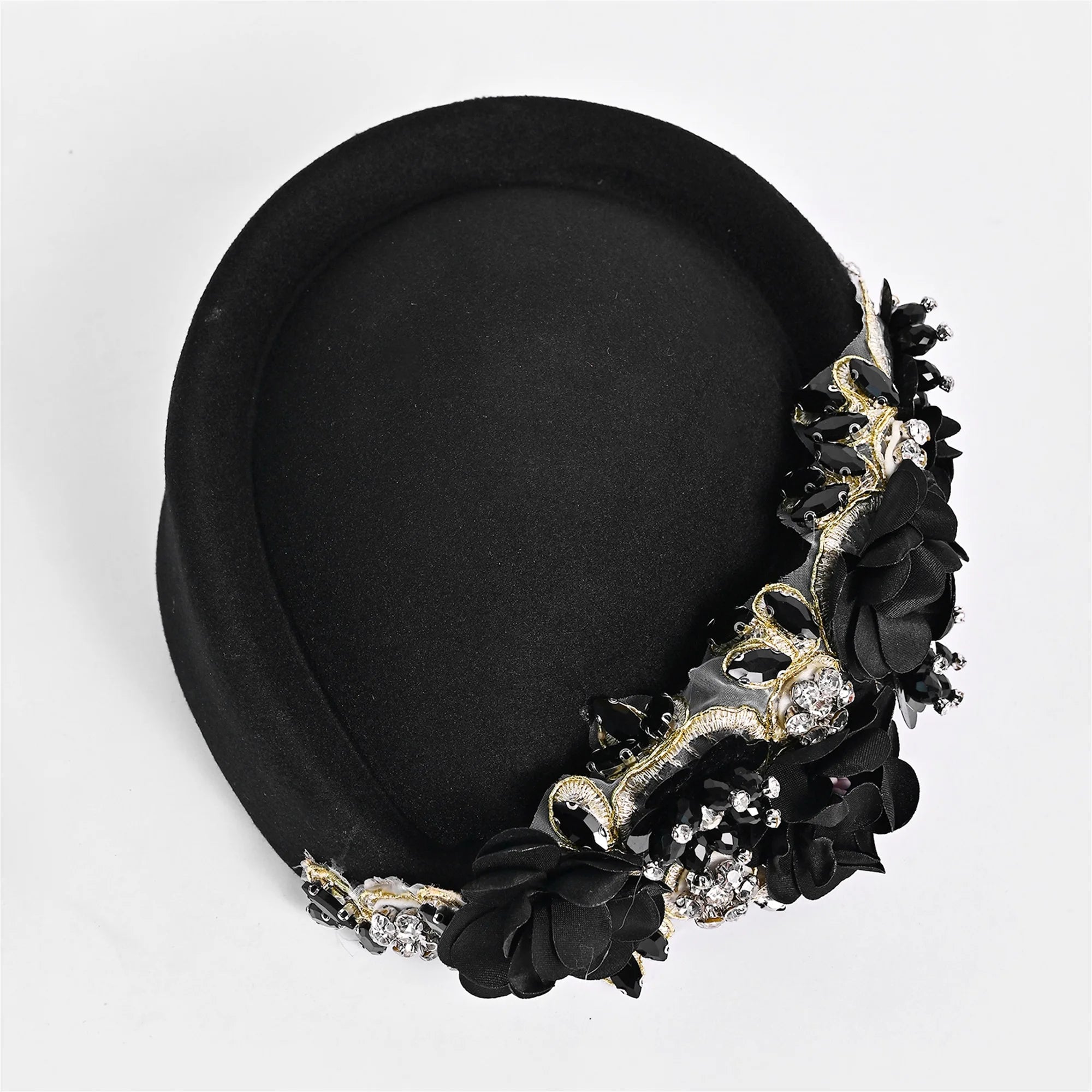 Vintage Style Wool Beret Hat with Pearl Embellishments Classic French Artist Hat for Women Elegant Tea Party Accessory