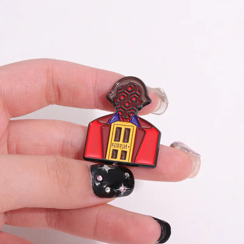 Halloween Bride Couple Badge Scythe Ghost Couch Clown Snake Grave Enamel Brooch Punk Skull Lapel Pins Jewelry Gift Accessories