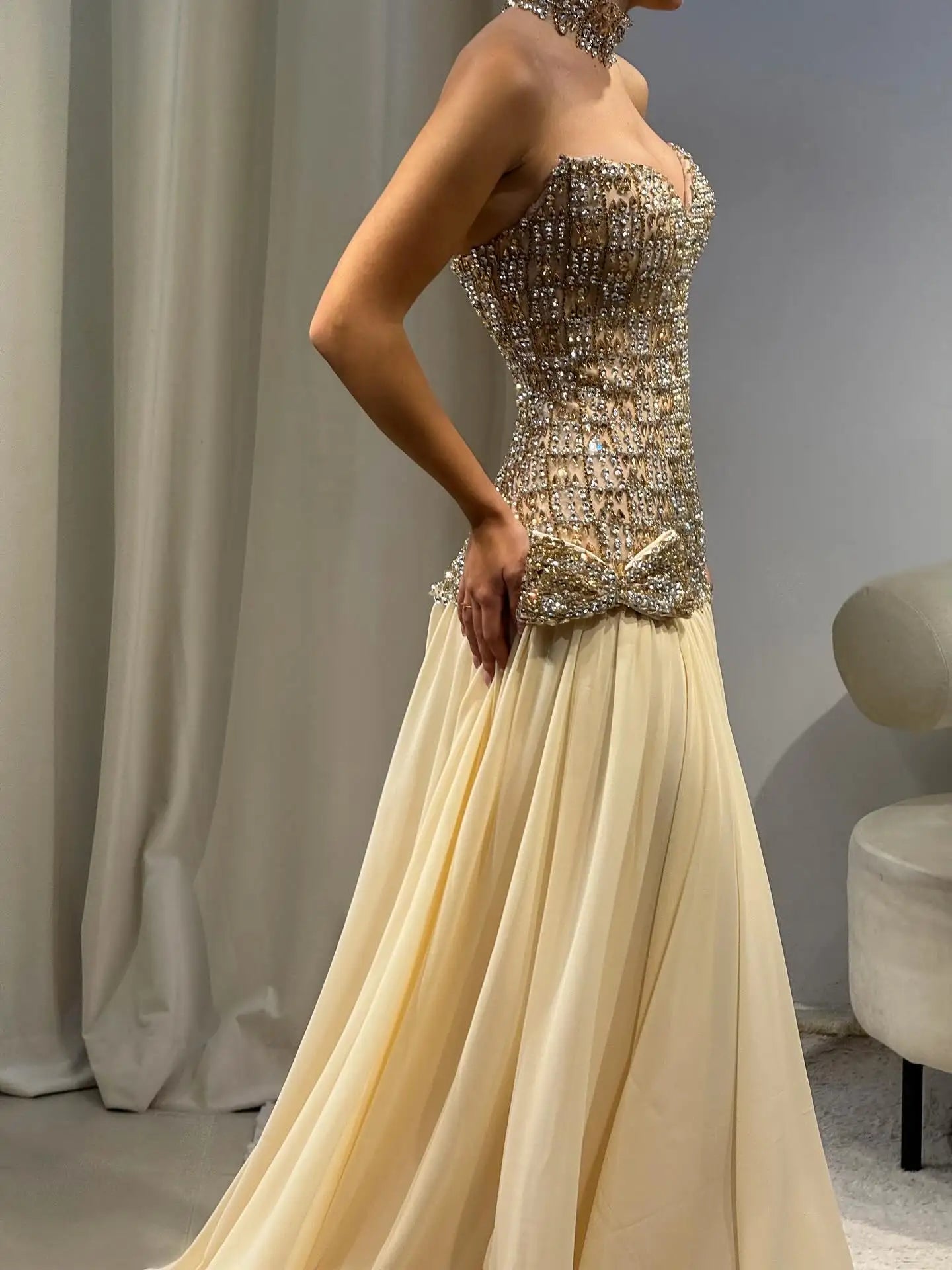 SWEMILE Luxury Diamond Evening Dresses Shiny Crystals Beaded Strapless Sleeveless Bow Prom Dress Saudi Customized  فساتين سهرة