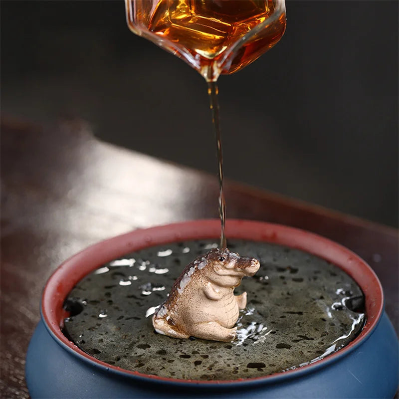 1PC Boutique Purple Sand Tea Petting Little Crocodile Tea Pet Ornaments Handmade Tea Ceremony Tea Play Financial TeaTable Gift
